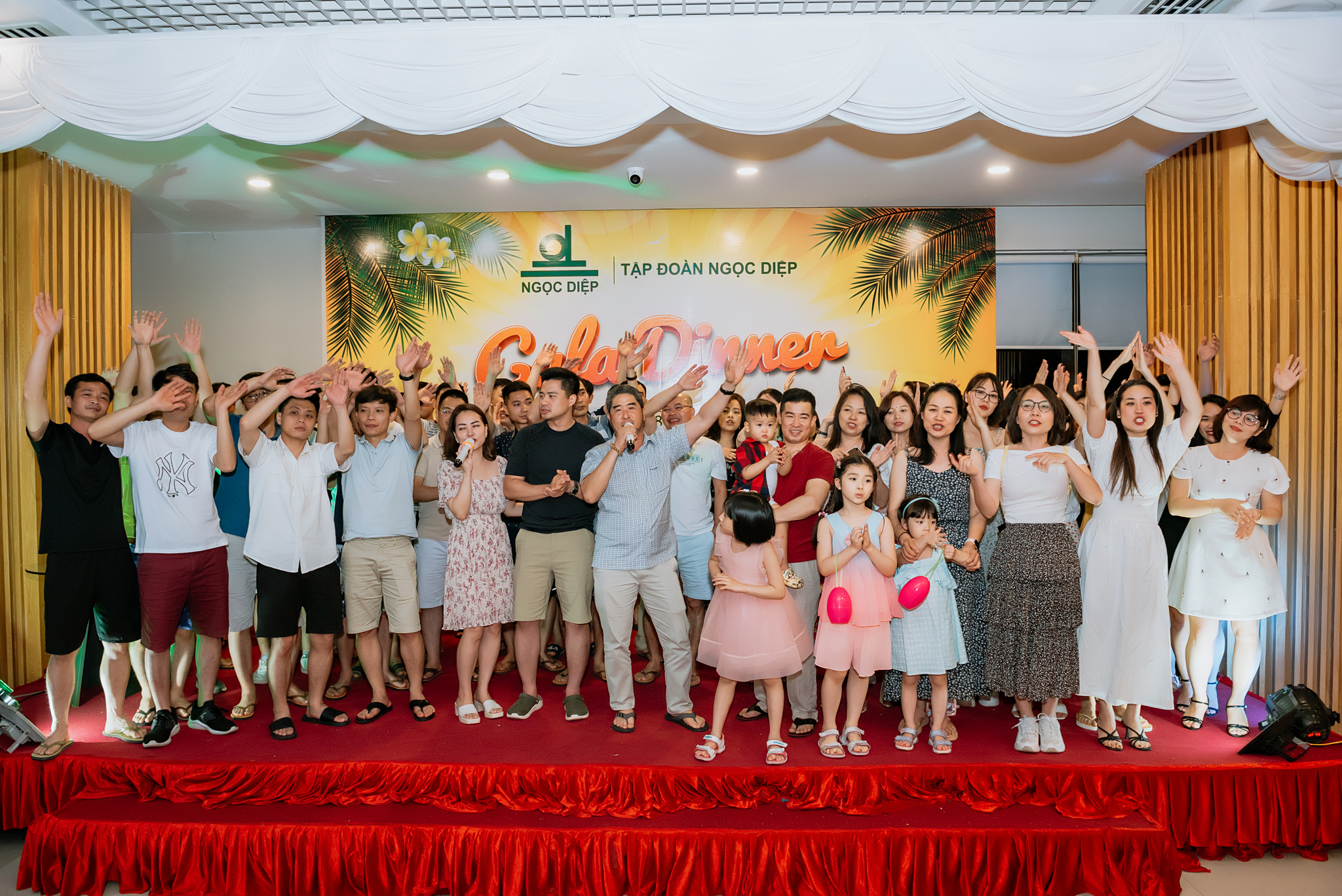 Gần 200 CBCNV Khối văn phòng Tập đoàn bùng cháy tại Mùa hè rực rỡ 2022